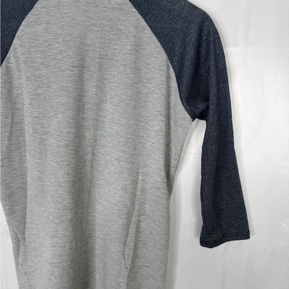 Lularoe XS Gray Raglan Top 3/4 Sleeve Soft Stretch Casual Classic Tee - Picture 8 of 9